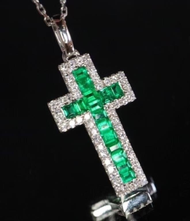 1.5ct Natural Emerald 18K Gold Pendant: 18K gold set with 1.5cts natural emeralds and 0.6cts natural South African diamonds, this one is stunning in terms of color and brightness, superb texture. Internationally certified natural Emerald, c