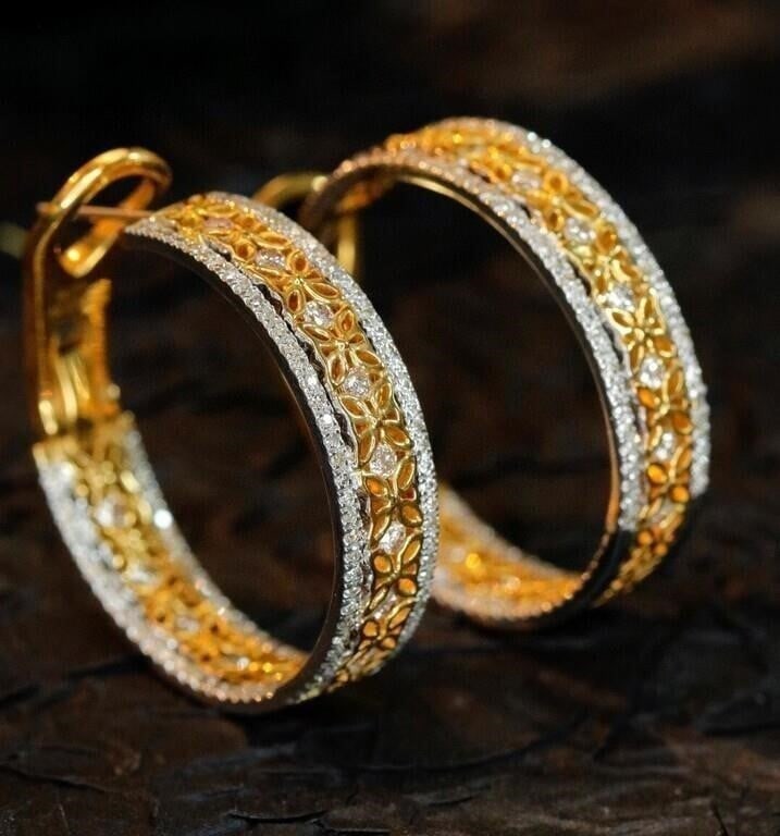 1.2ct Natural Diamond 18K Gold Earrings: Crafted from solid 18K-gold, 18K-gold inlaid with natural diamonds total 1.2cts, handcrafted into exquisitely beautiful jewelry work, extremely good wearing effect. Overall condition is excellent.