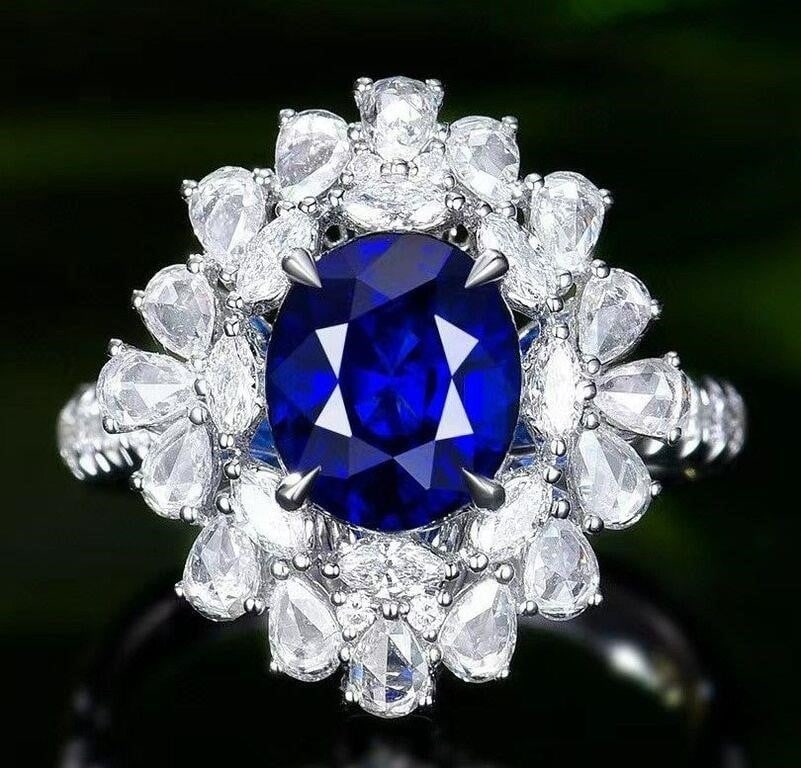 2.2ct Sri Lankan Sapphire Ring 18K Gold (1 of 1)