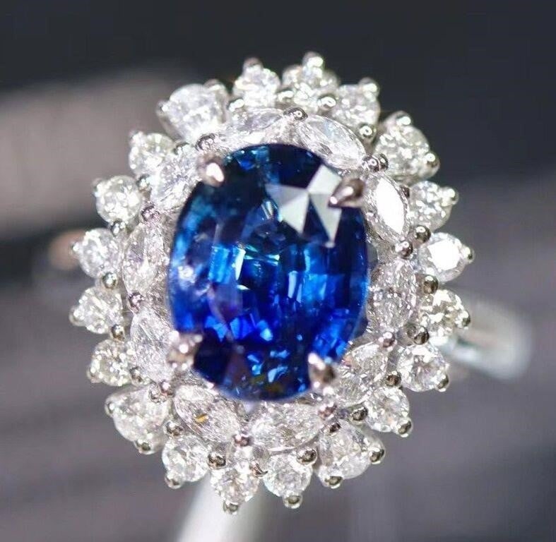 3ct Sri Lankan Sapphire Ring 18K Gold (1 of 3)