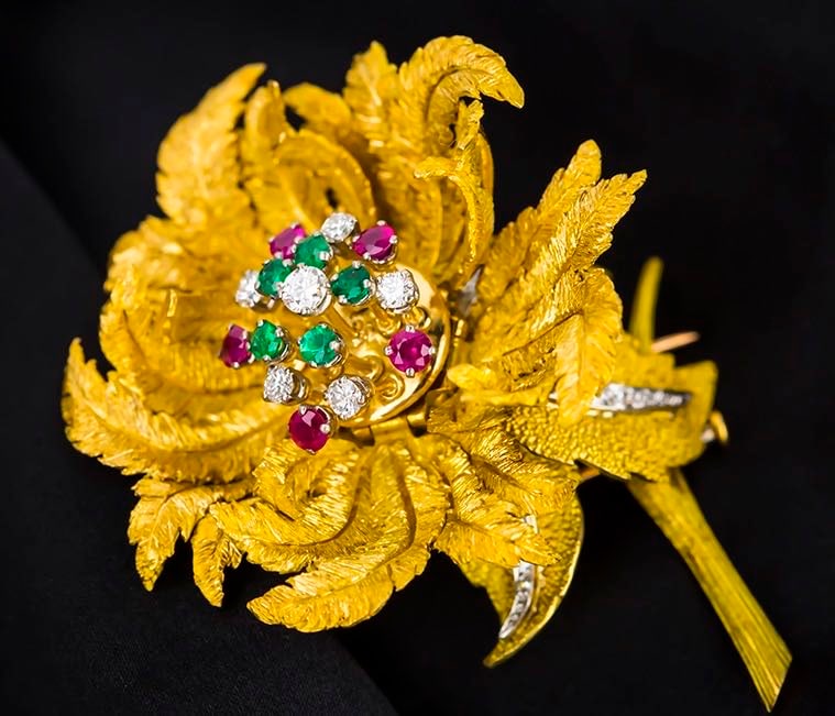 24K Gold Natural Emerald Ruby Diamond Brooch: Handcrafted from heavy gold, very lavish and splendid. Weight: 54g. 24K-gold set with natural emerald and natural South African high-quality diamonds, bright colors, crystal-clean and good clear.