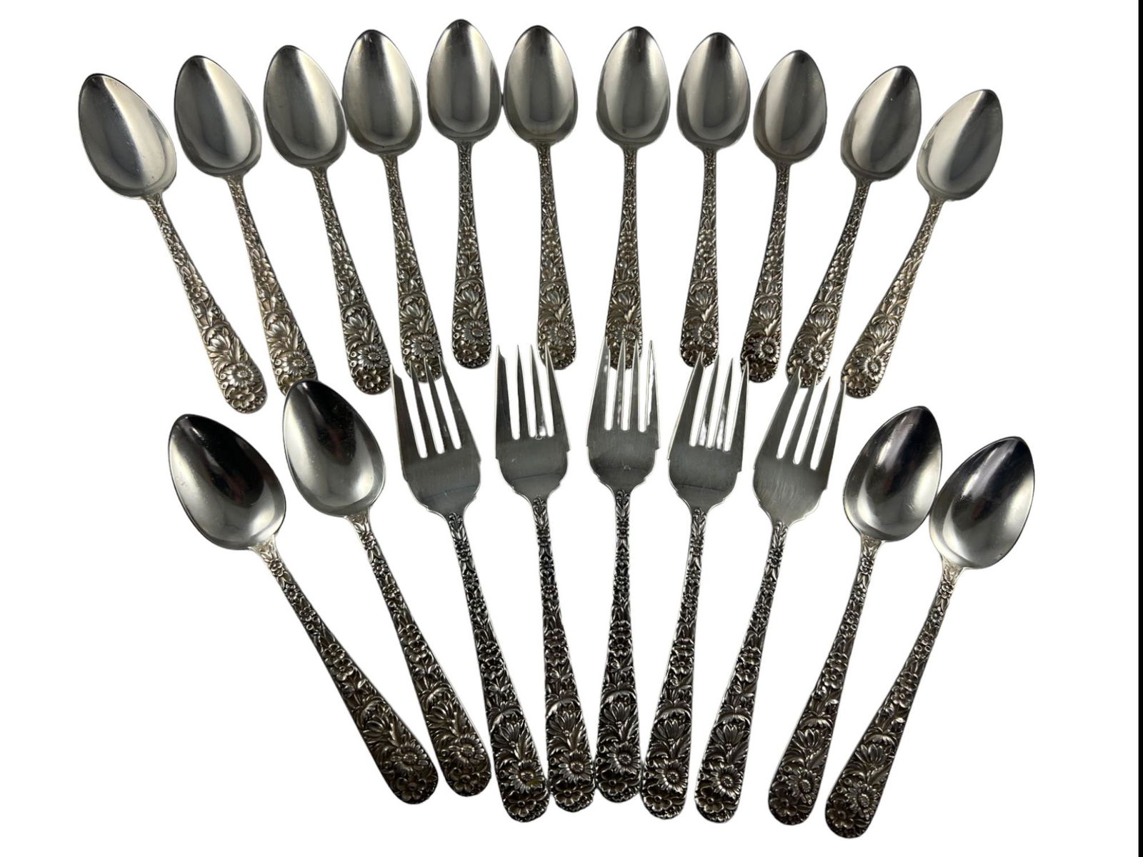 (20 PCS) S. Kirk & Son Floral Repousse Sterling Flatware 563g (1 of 3)