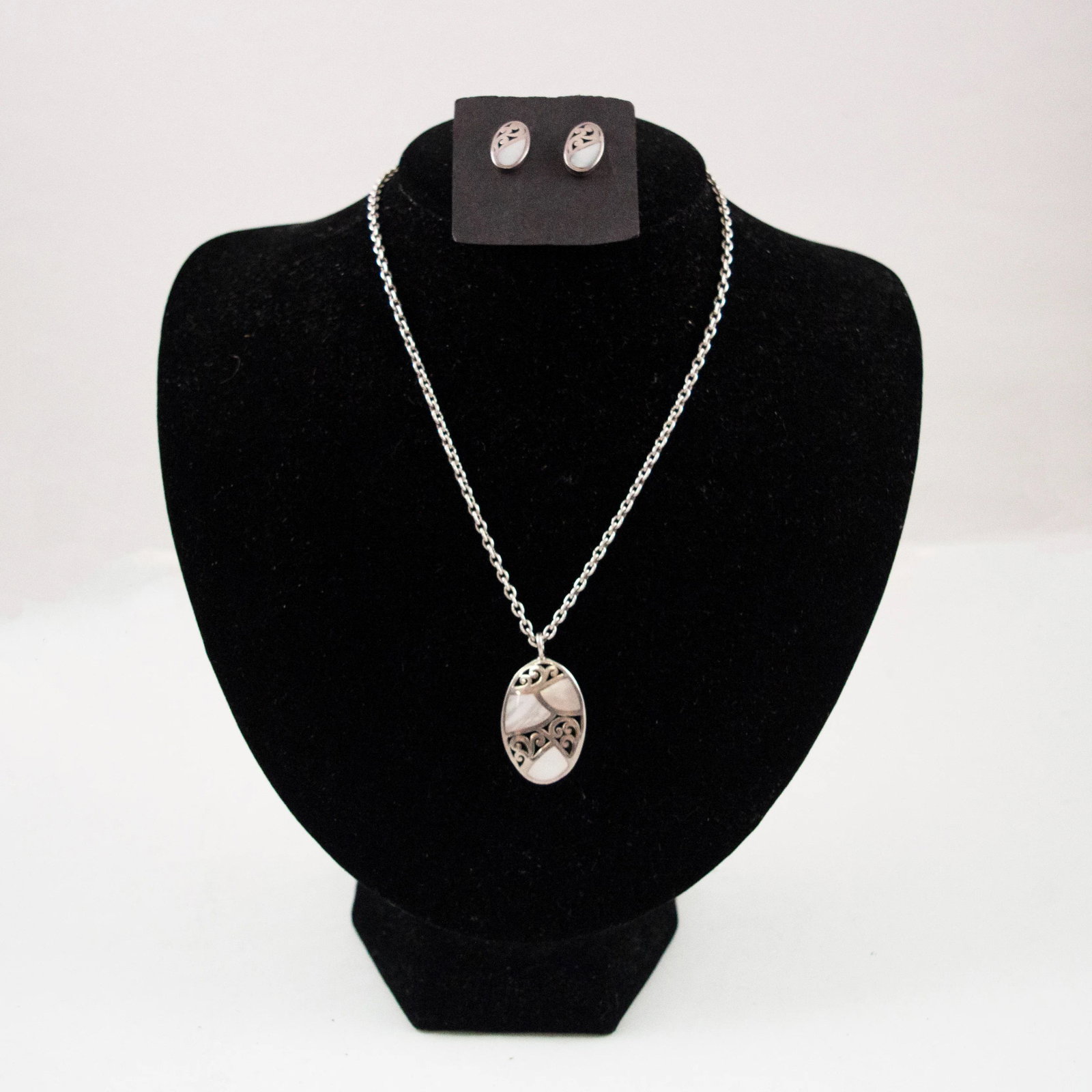 Lois Hill Jewelry Set Sterling Silver: Lois Hill Sterling and Mother of Pearl necklace and matching pierced earrings.