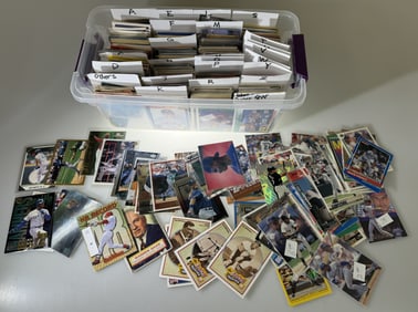 Collection of over 500 MLB Baseball Cards Incl many Ken Griffey Jr, Jeter, Thomas