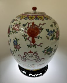 A Chinese Famille Rose Porcelain Ginger Jar