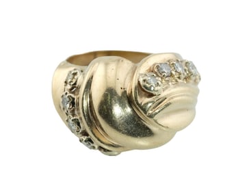 Ladys Vintage Diamond 14Kt Gold Ring