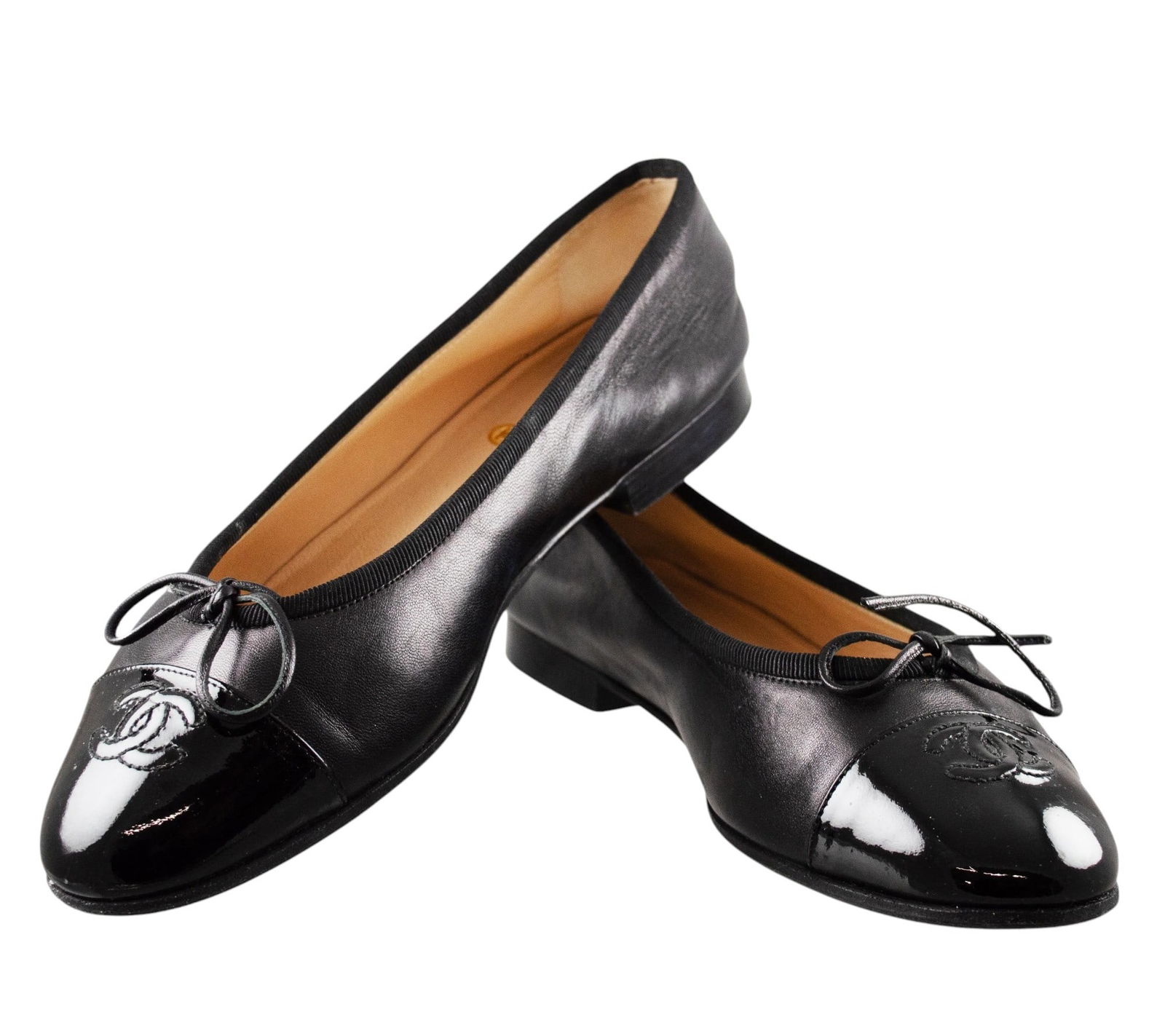 Chanel Lambskin Patent CC Cap Toe Ballerina Flats Size 38 Black (1 of 4)