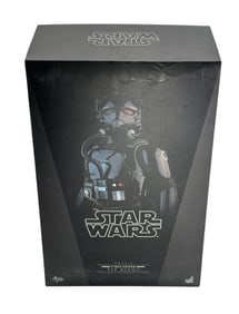 Hot Toys First Order TIE Pilot Star Wars MMS324 Sixth Scale Figure New in Box