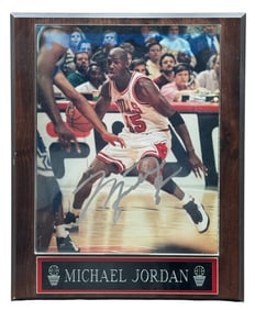 Micheal Jordan Signed 8 x10 Photo Plaque With COA