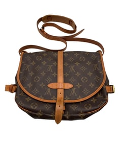Louis Vuitton Saumur 25 in Monogram Canvas