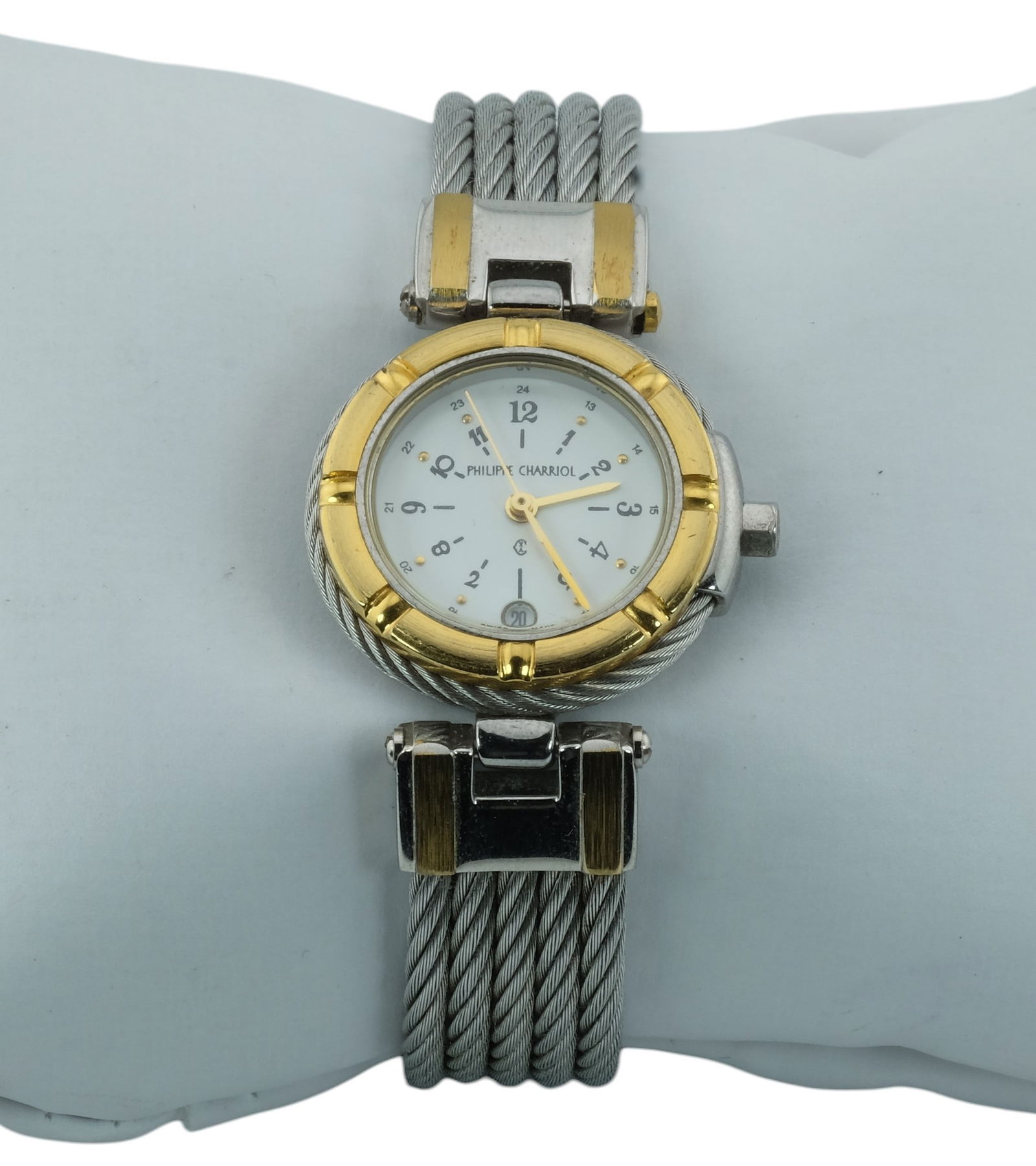 Philippe Charriol Wristwatch AA42.10gr 26mm Quartz: Philippe Charriol Wristwatch AA42.10gr 26mm Quartz. Swiss movement with twisted wire bracelet size 6.