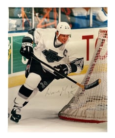Signed Photograph of Wayne Gretzky with original purchase receipt
