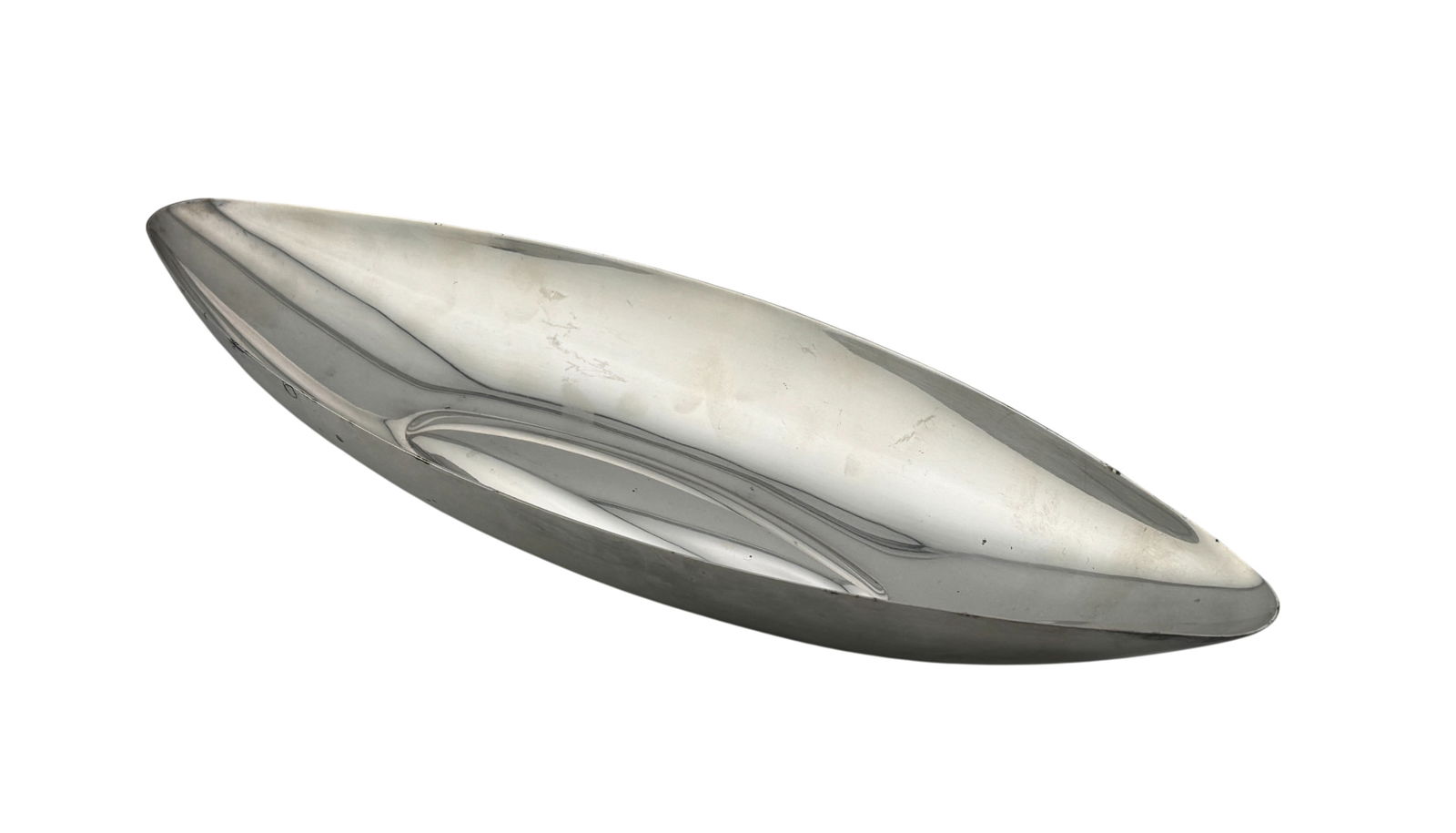 Lino Sabattini Christophel Vintage Silvered Oval Bowl: Lino Sabattini Christophel Vintage Silvered Oval Bowl. This oval bowl from the Nice collection was created by Lino Sabattini in 1955. The self-taught Italian goldsmith and designer was originally from