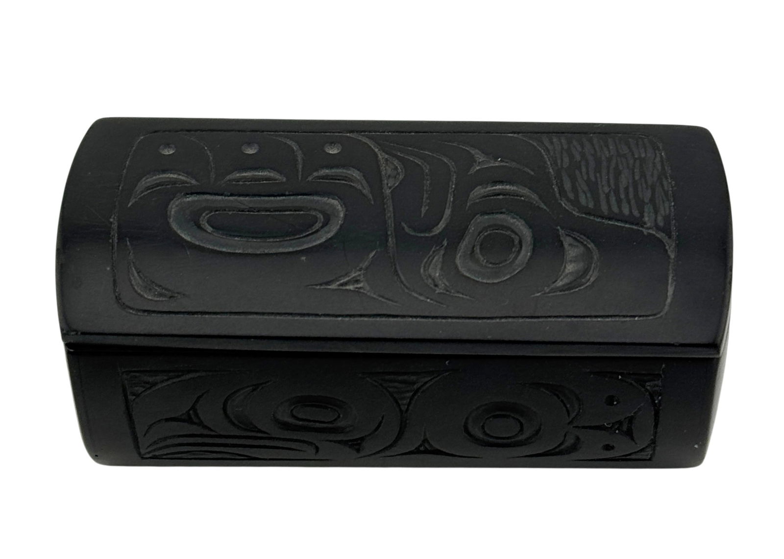 Native American Hand Carved Argillite Covered Box by Pat Dixon C. 1991: Native American Hand Carved Argillite Covered Box by Pat Dixon C. 1991. Dimension 3" x 1" x 1.25"