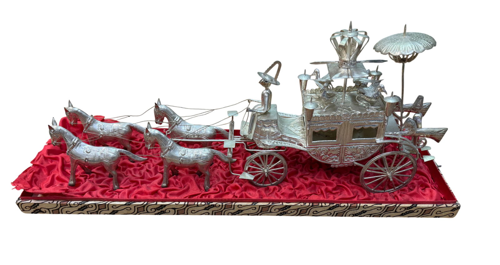 Eastern Silver Coloured Metal Model Horsedrawn Coach 18" Long (1 of 4)