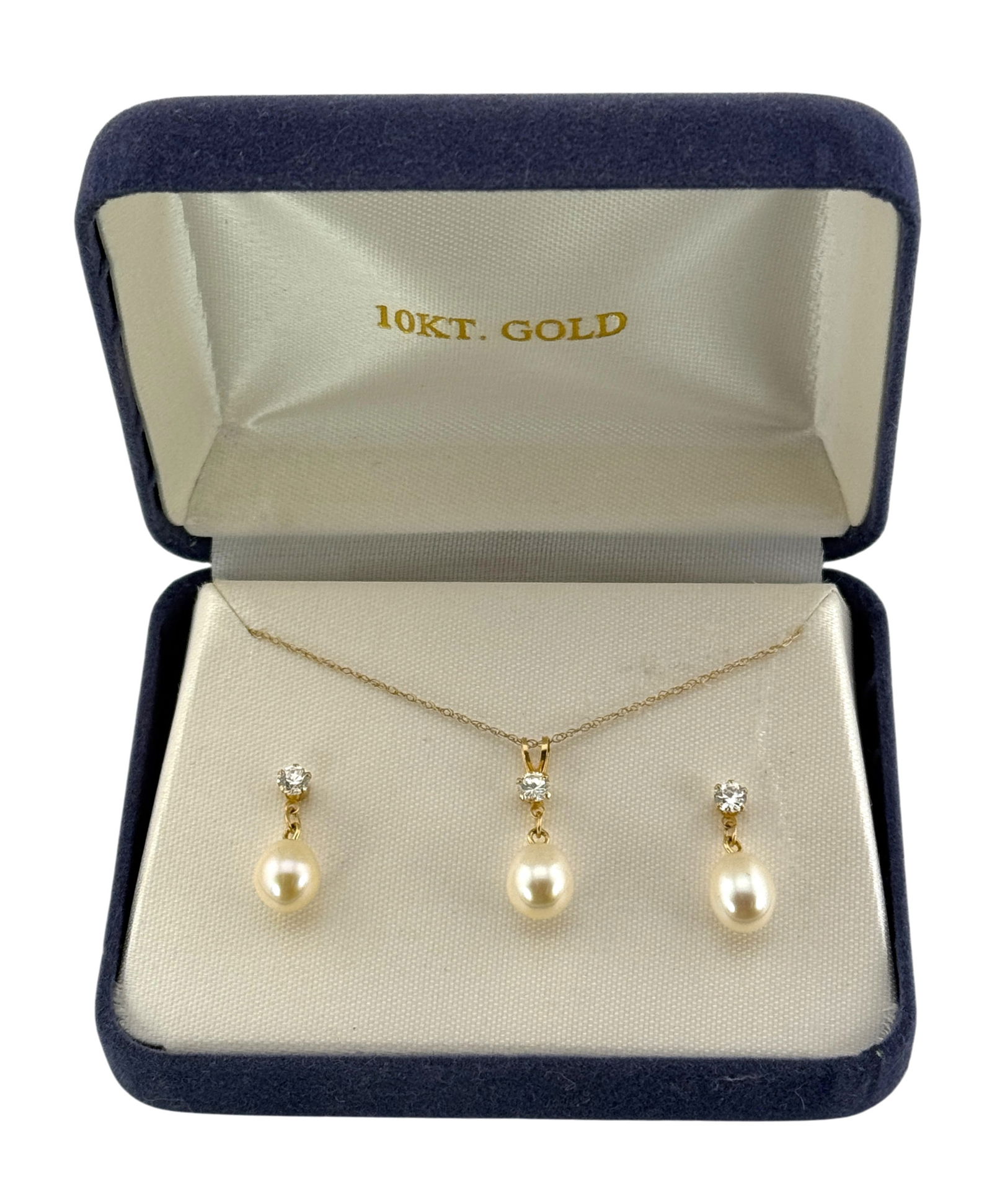 10Kt Pearl Necklace and Earring Set with CZ.: 10Kt Pearl Necklace and Earring Set with CZ. Necklace 19" and total weight id 2.7 grams