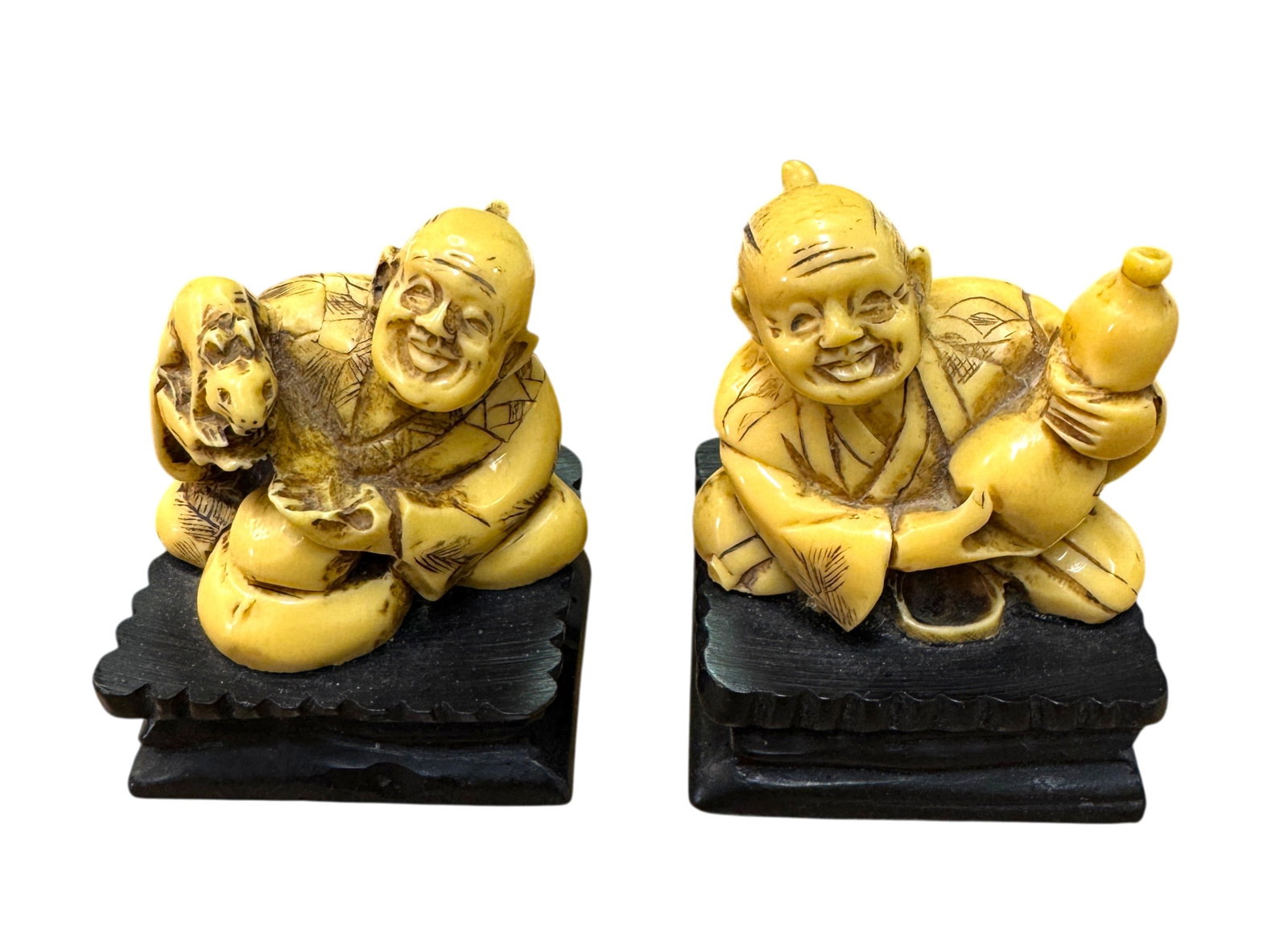 Pair of Vintage Japanese Netsuke (1 of 4)