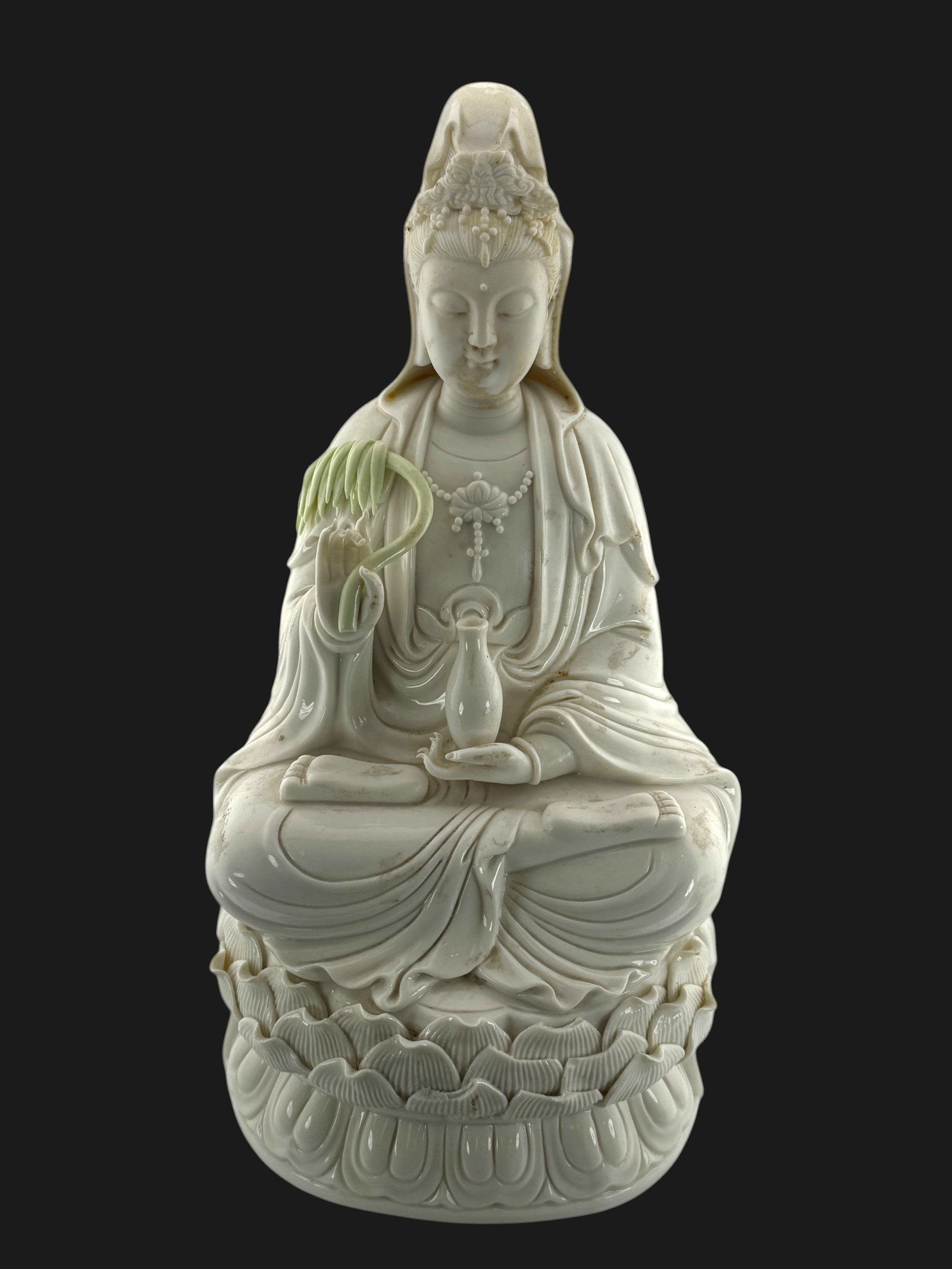 White Porcelain Statue of Guanyin with Original Box (1 of 5)