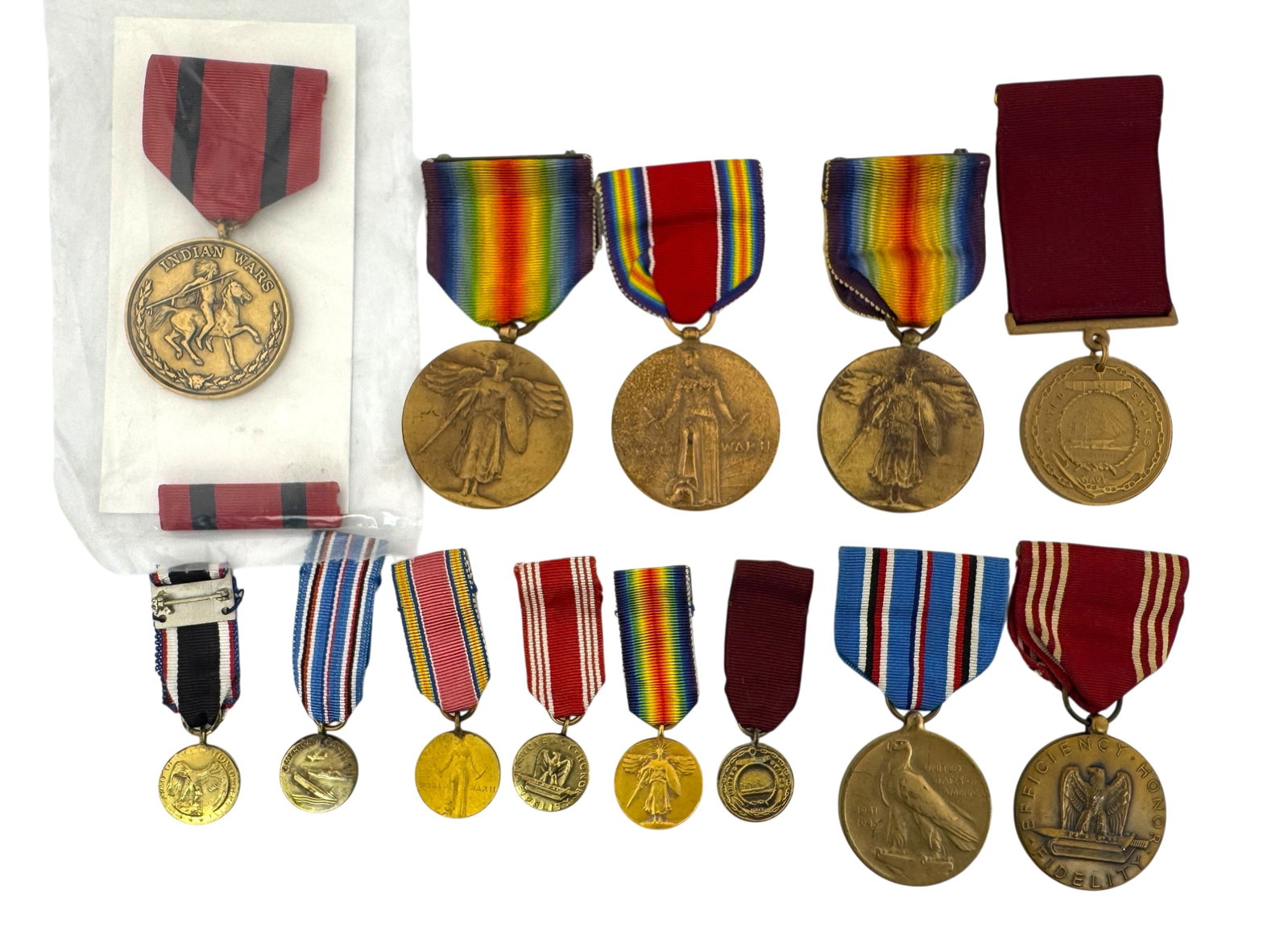 Collection of WW1 and WW11 Medals (1 of 2)