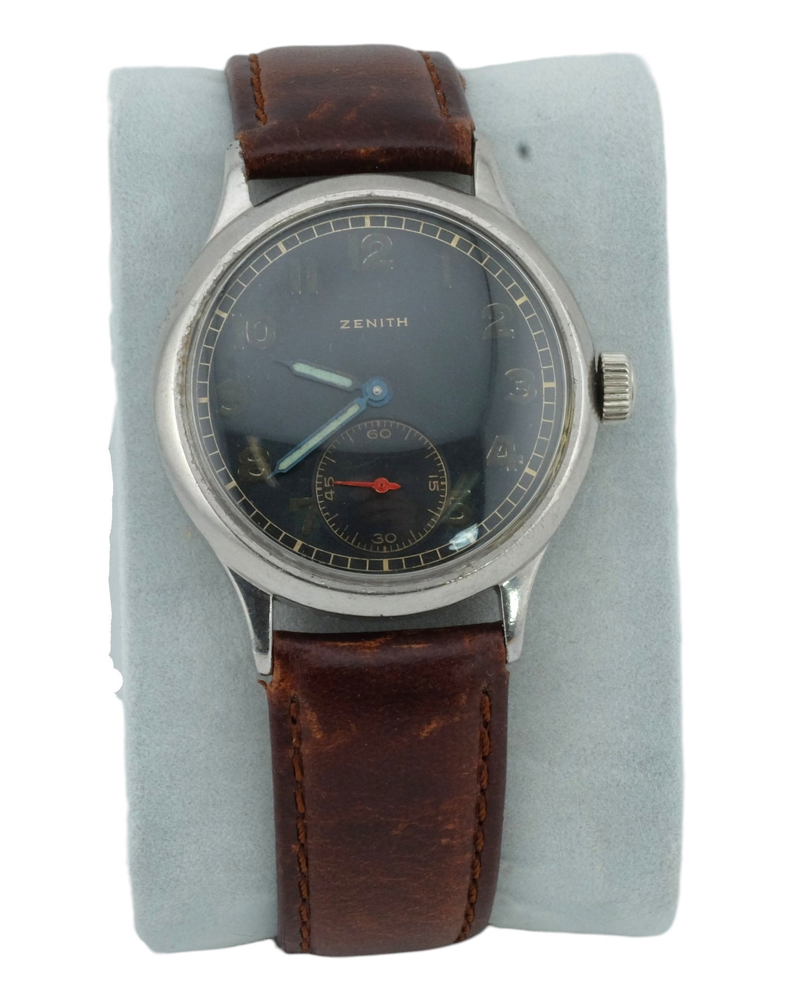 1940s German Army WWII DH Military Watch: 1940s German Army WWII DH Military Watch. Condition: Currently wind and runs and chronograph working when catalog. CV Auction does not guarantee continued working condition, time keeping accuracy or