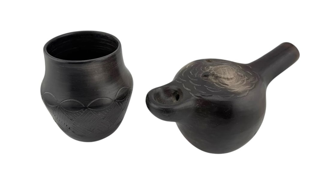 (Lot of 2) Cherokee Native American Indian Pottery and Pipe Big Meat (1 of 3)