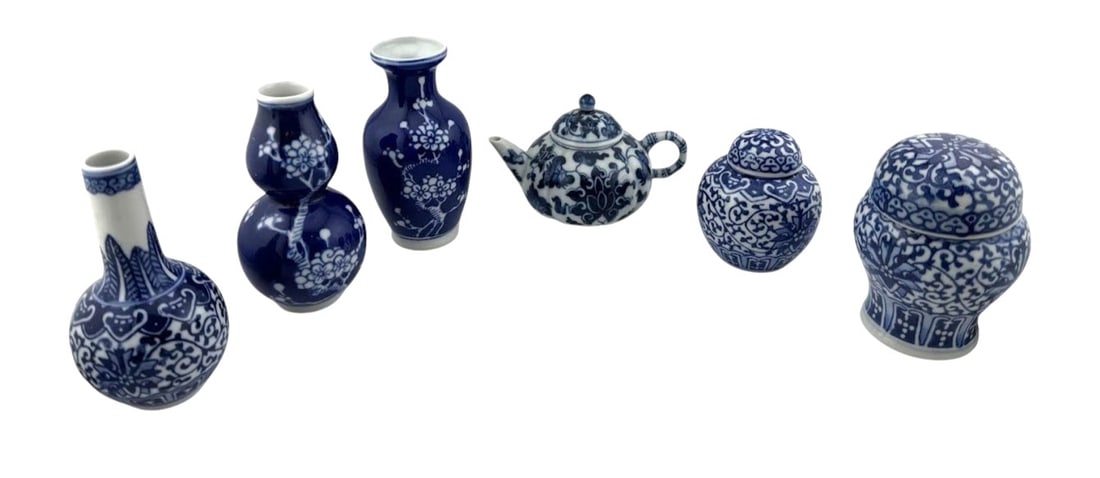 Collection of Chinese Miniature Blue & White Ginger Jars, Vases and Teapot (1 of 2)