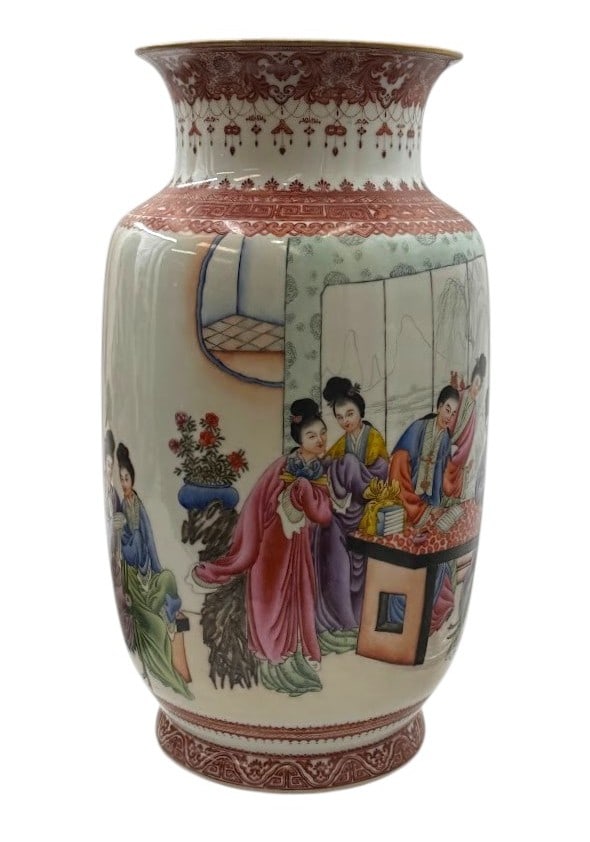 Vintage Large Chinese Famille Rose Porcelain Vase: Lovely late 20th century large Chinese Famille Rose porcelain vase - Qianlong Mark Court Ladies. Hand decorated / transfer printed enamels. Condition: Excellent vintage condition. Dimensions 15.5" tal