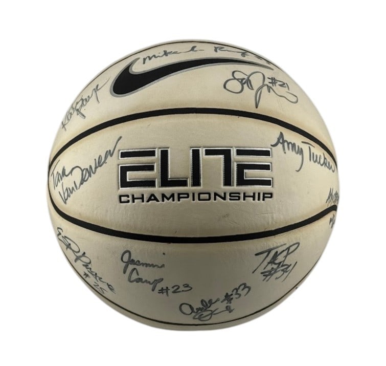 Standford 2012-2013 NCAA Sweet 16 Signed Players and Staff Basketball: Standford 2012-2013 NCAA Sweet 16 Signed Players and Staff Basketball. Signature include Coach Tara Van Derveer, Asstociate Coach Amy Tucker, Director Kate Paye, Assistant Coach Trina Patterson, Playe