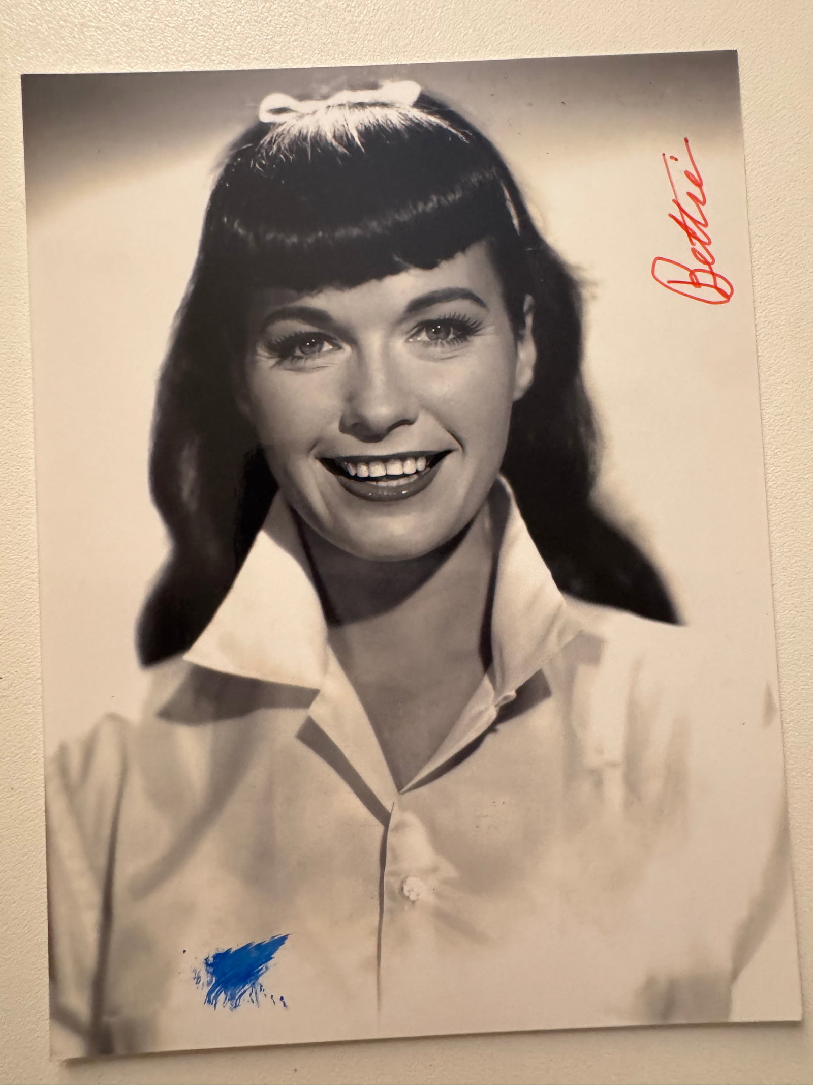 Bunny Yeager - Bettie Page - Private Archive - Signed Photo by Bettie Page: From Private Archive of Bunny Yeager Studio - Signed by Bettie Page - Photo from 70's