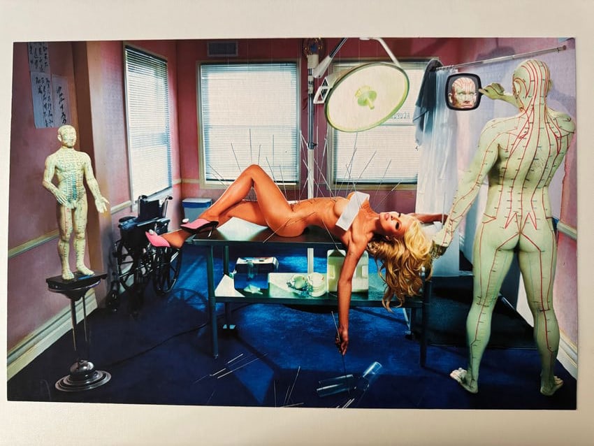David LaChapelle - Pamela Anderson, "He aimed the arrows of Love", 2006 - Signed by David LaChapelle: Chromogenic Print on Baryta Museum Paper - Signed - Numbered - 40x26 cm