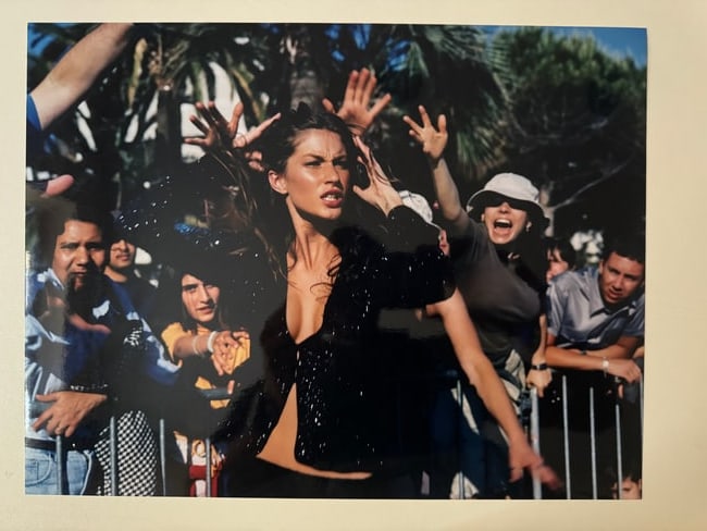 Michel Comte - Gisele Bundchen, 1999 - Signed: C-Print on Museum Art Paper - Signed - 40x30 cm