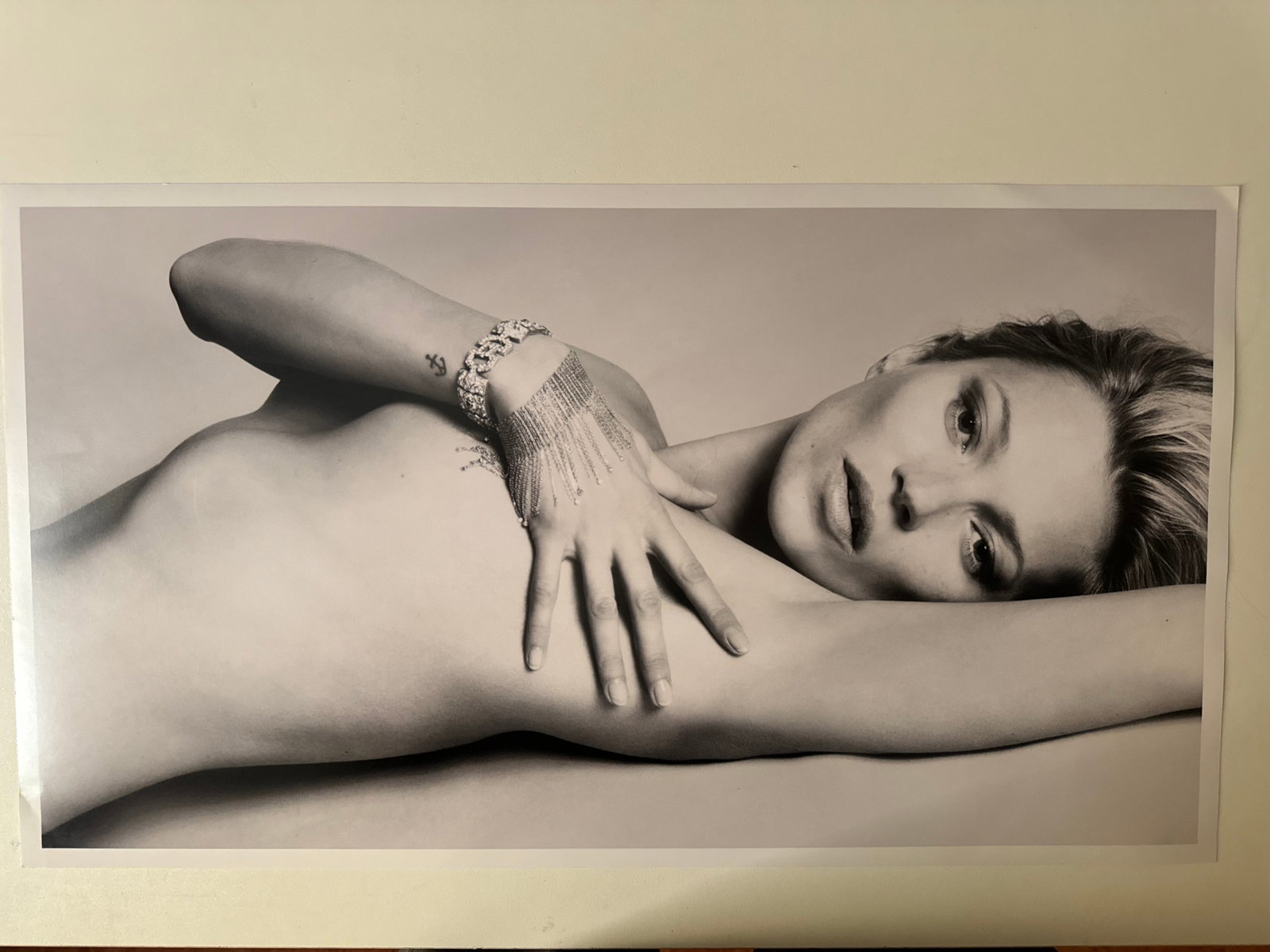 Mert Alas and Marcus Piggott - Kate Moss - Signed: RARE signed Kate Moss photo - C-Print on Fuji Professional - 57x31 cm