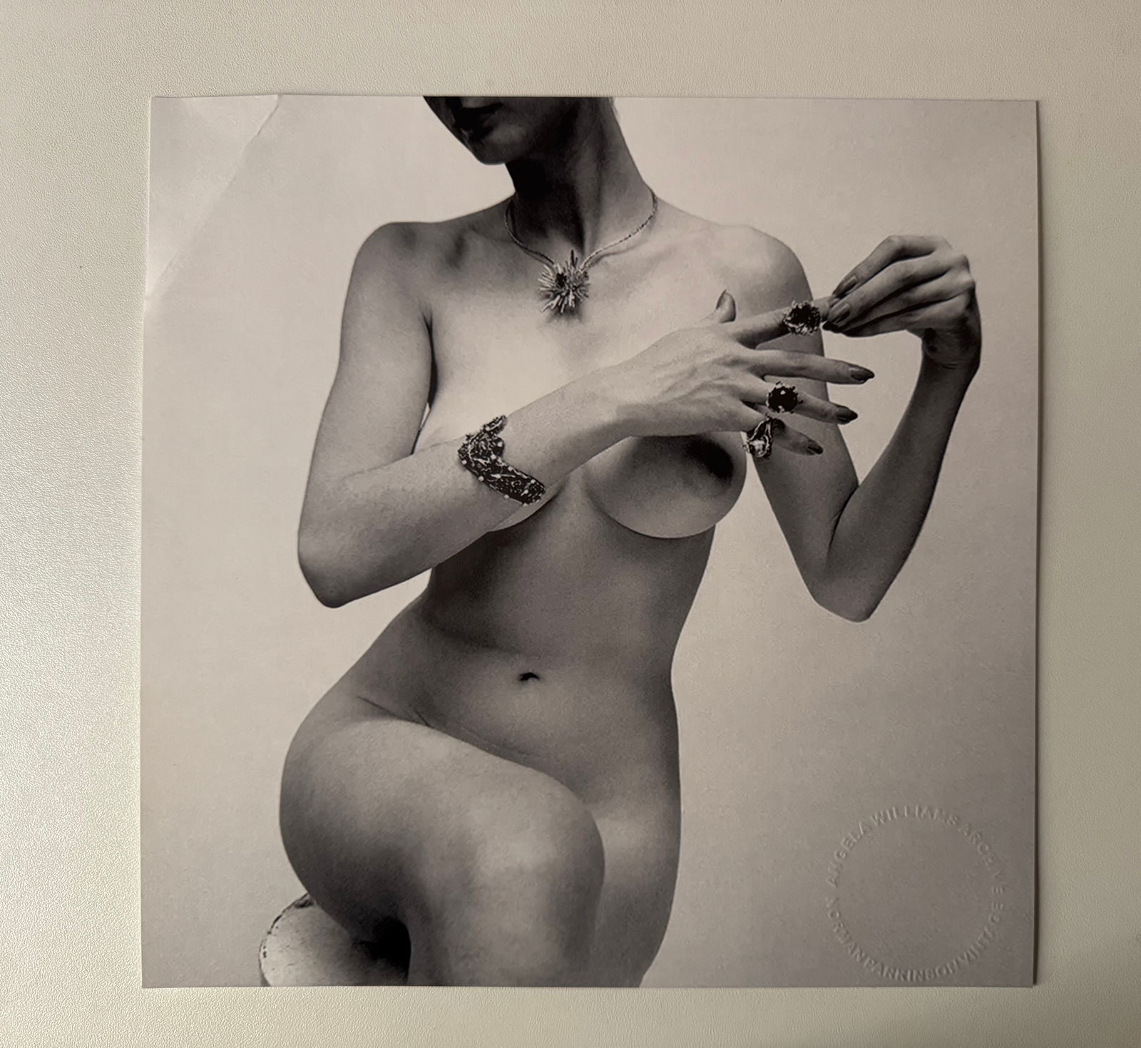 Norman Parkinson (Angela Williams Archive) - Unkown Nude, Queen Magazine, 1963 - Studio Stamp: 23x23 cm on Museum Baryta Paper