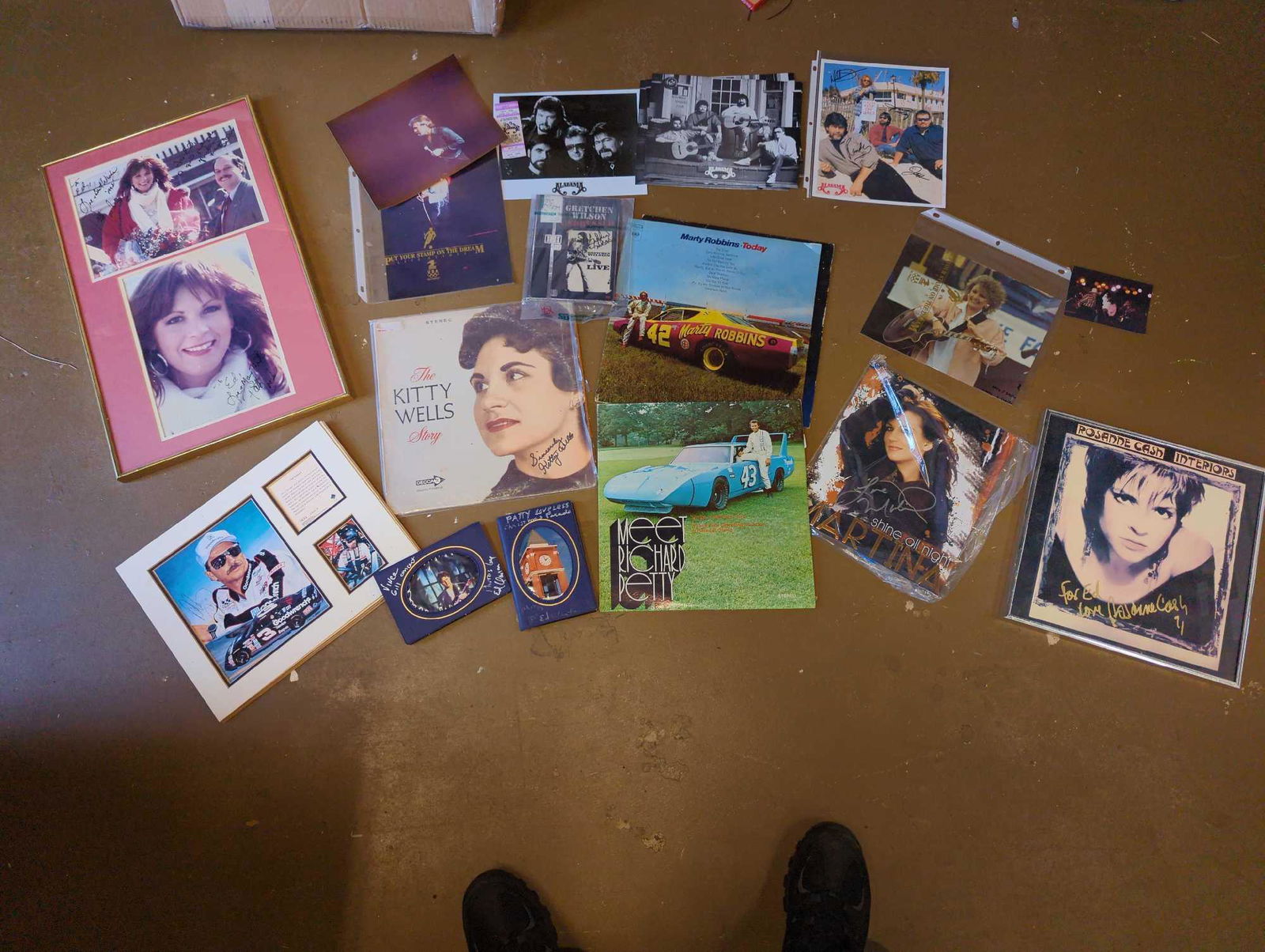 Misc. Entertainment Memorabilia including autographs: Records, autographed photos and more.