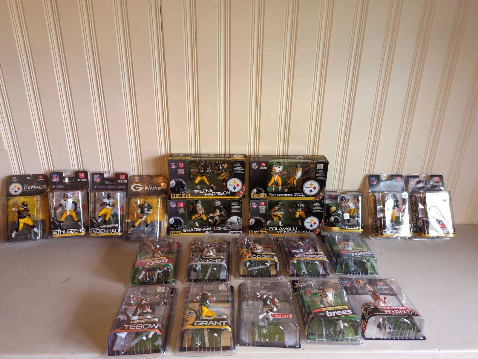 Over 20 NFL McFarlane Action Figures (1 of 6)