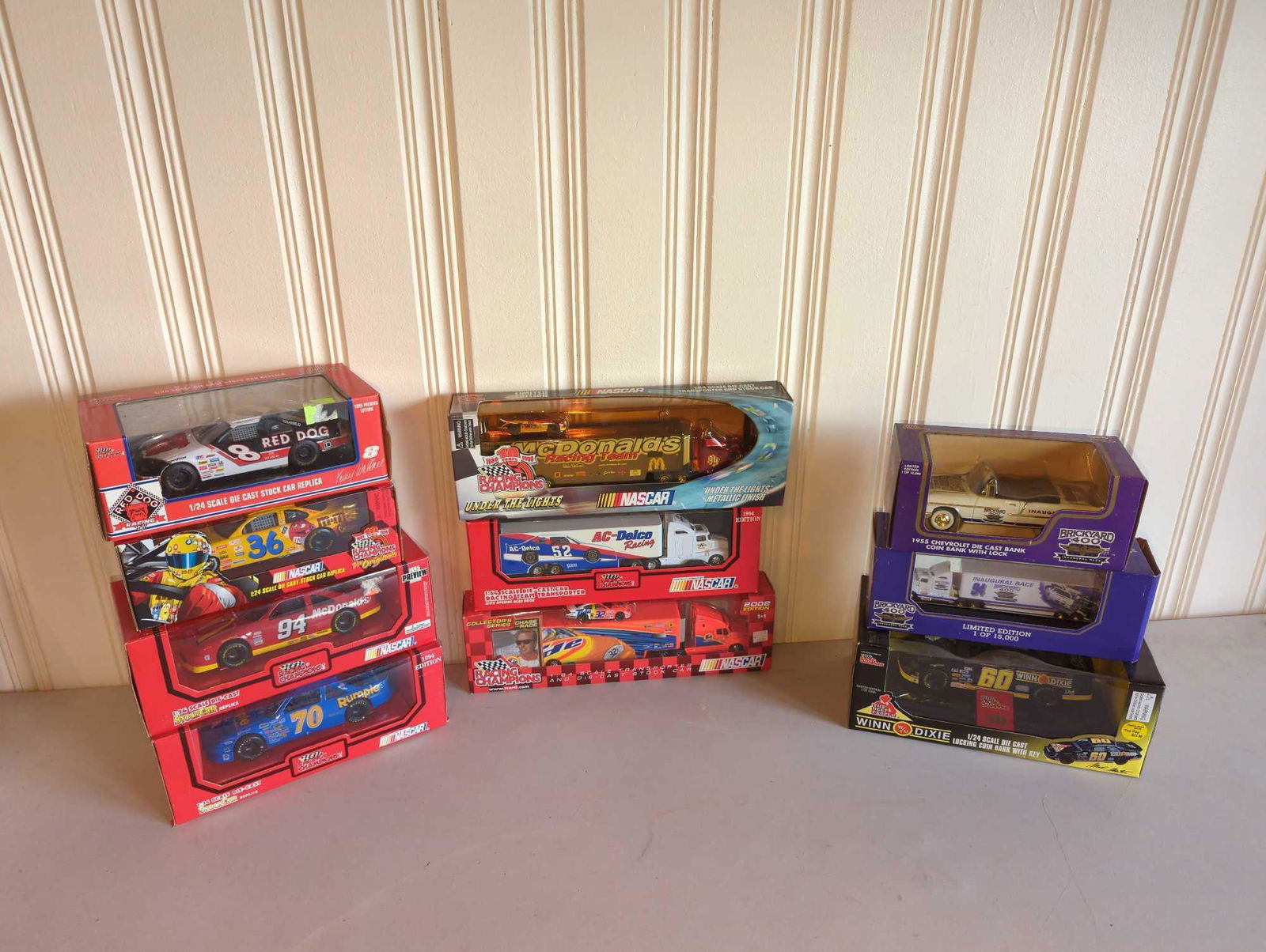 Approx. 15 NASCAR Racing Champions 1:24 and 1:64 scale items (1 of 5)