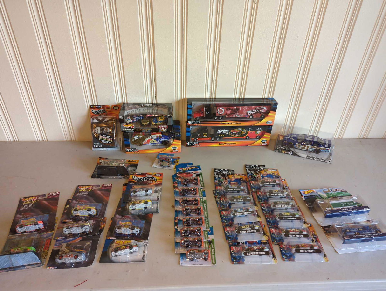 Over 100 Hot Wheels! (1 of 10)