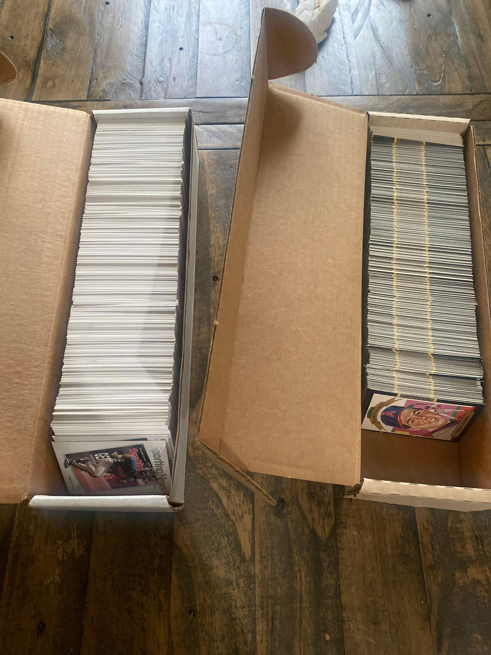 Nice Group of MLB Trading Cards (1 of 4)