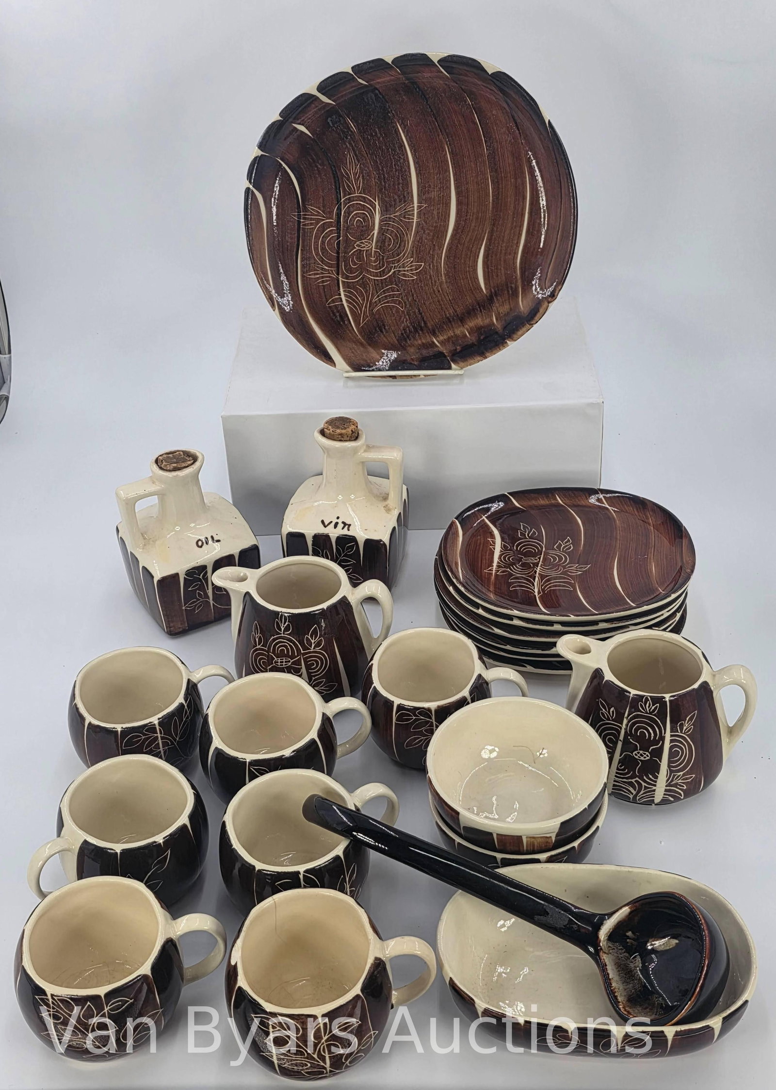 22 Purinton Intaglio Brown Assortment, INV. 2001 (1 of 4)