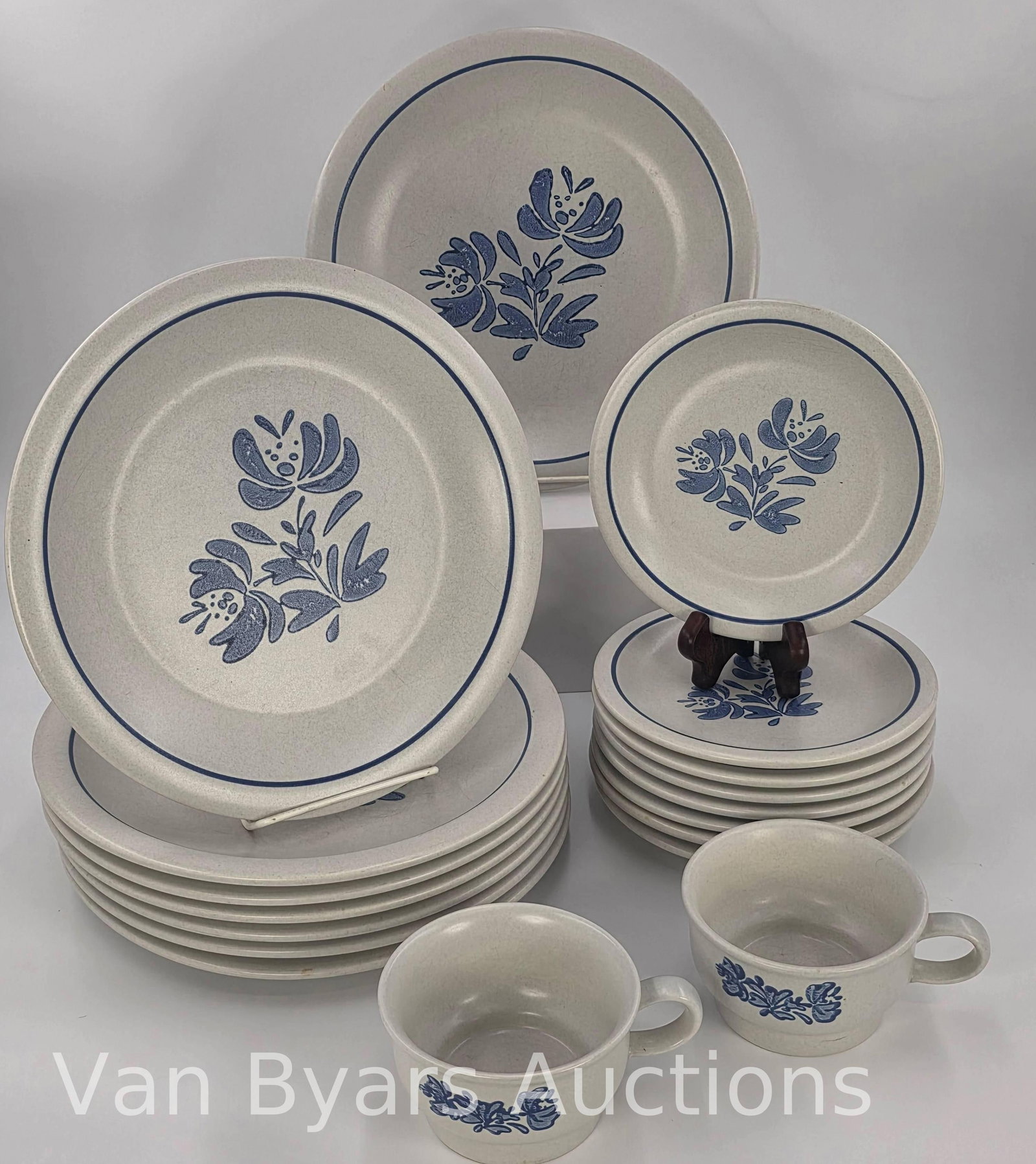 18 Pfaltzgraff Yorktowne Stoneware Items, INV. 2002 (1 of 4)