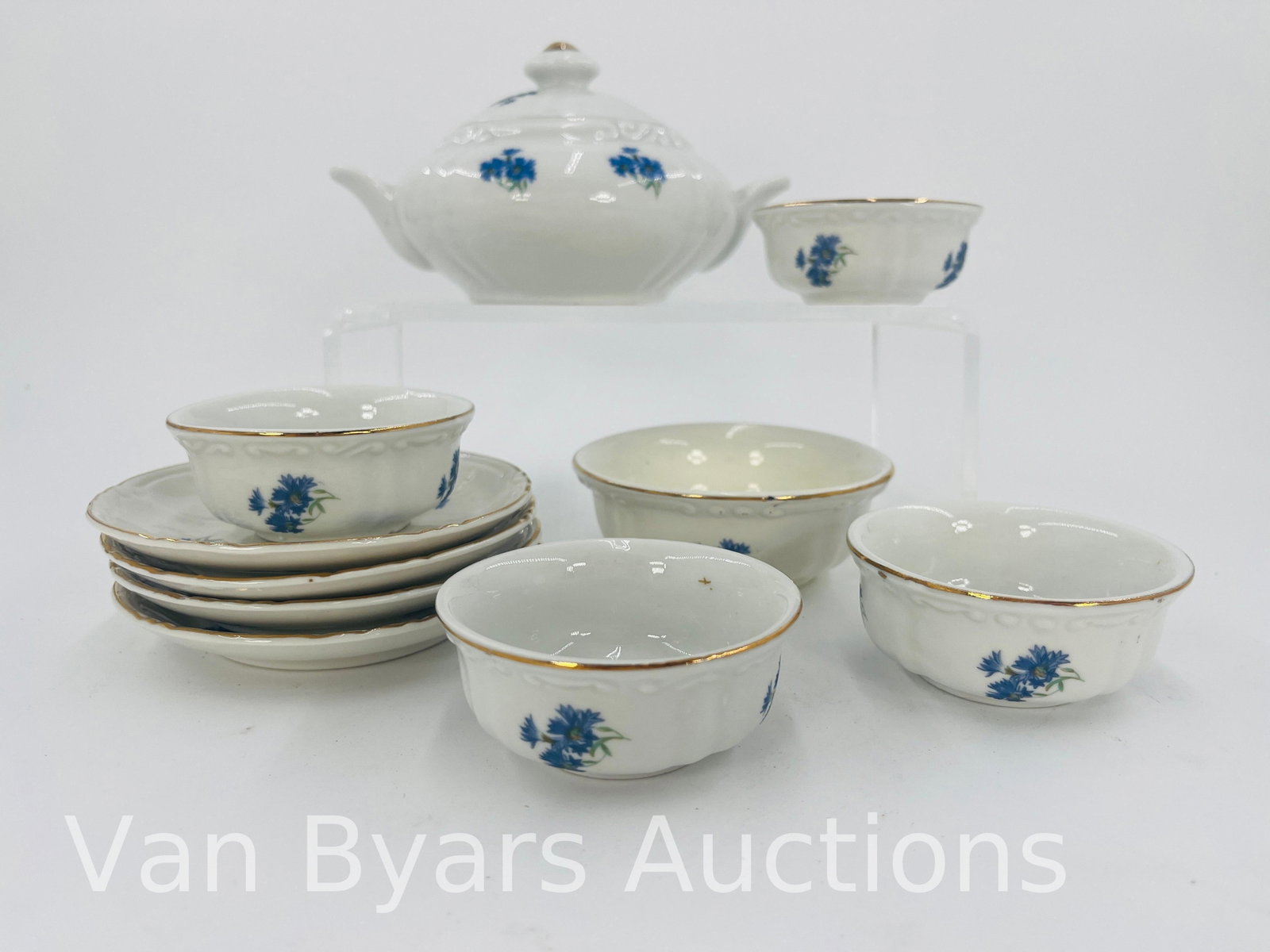 Kahla Germany Bachelor Button Cornflower Pattern Set, 11 pieces, INV. 2023: Approx. dia. plate 4 1/8". With markings.