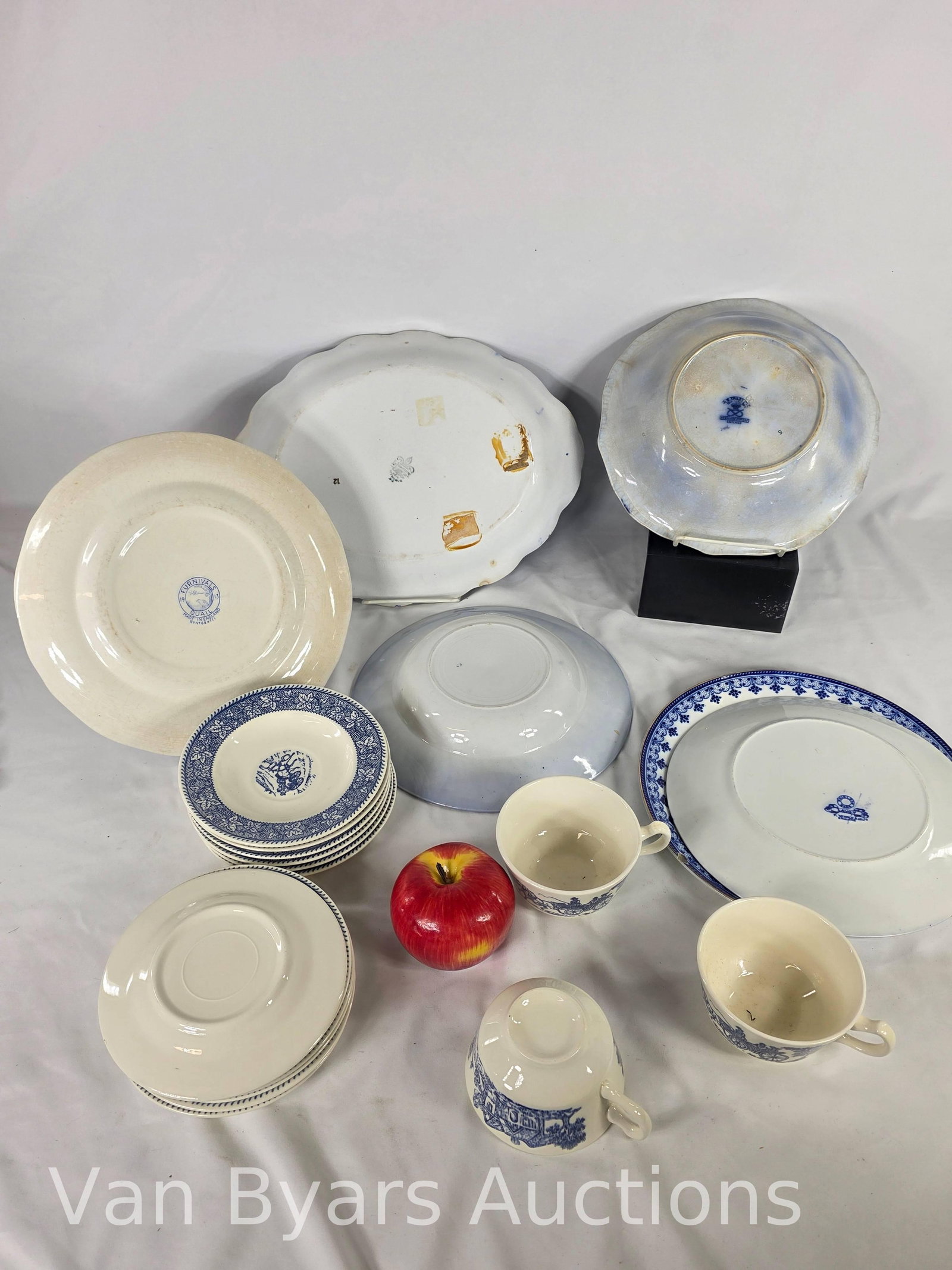 Blue and White Assortment incl. Quail Blue Furnival, 21 pieces, INV. 2029 - 11