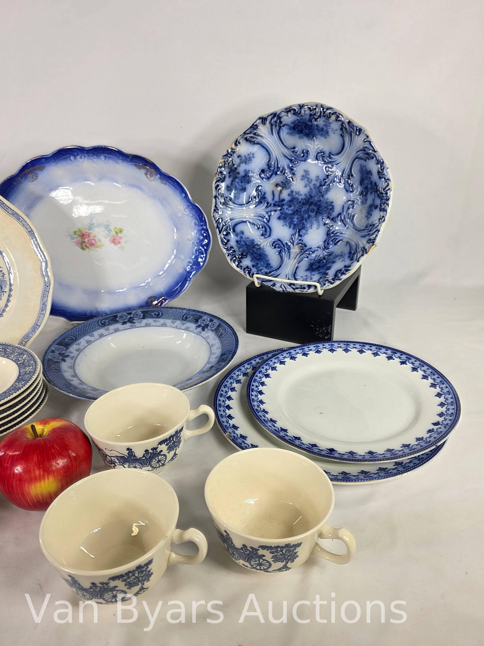 Blue and White Assortment incl. Quail Blue Furnival, 21 pieces, INV. 2029 - 5