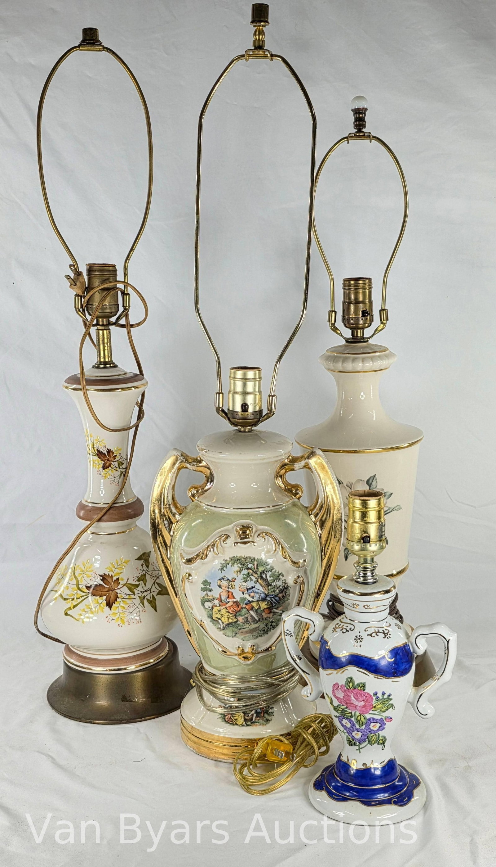 Four Lamps incl. George and Martha Washington Scene, INV. 2134 (1 of 4)