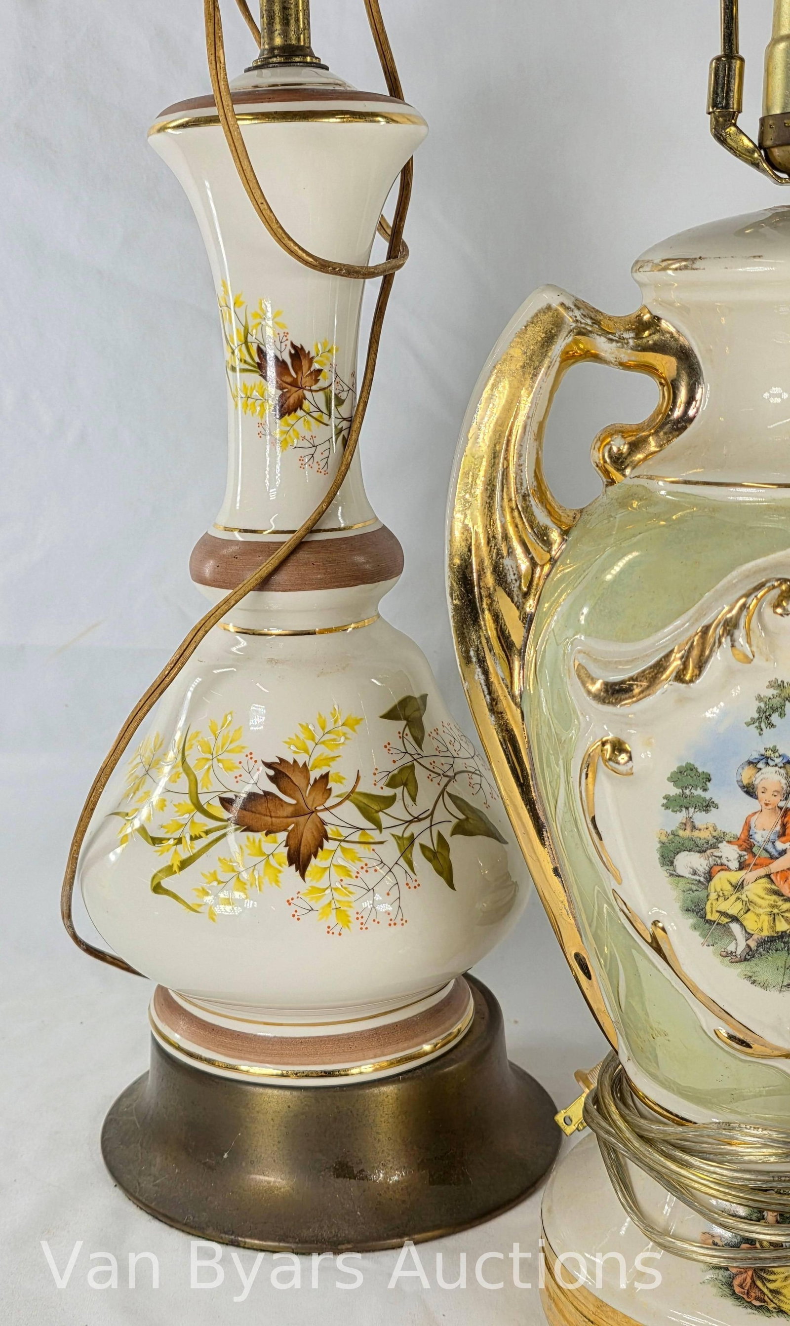 Four Lamps incl. George and Martha Washington Scene, INV. 2134 - 3