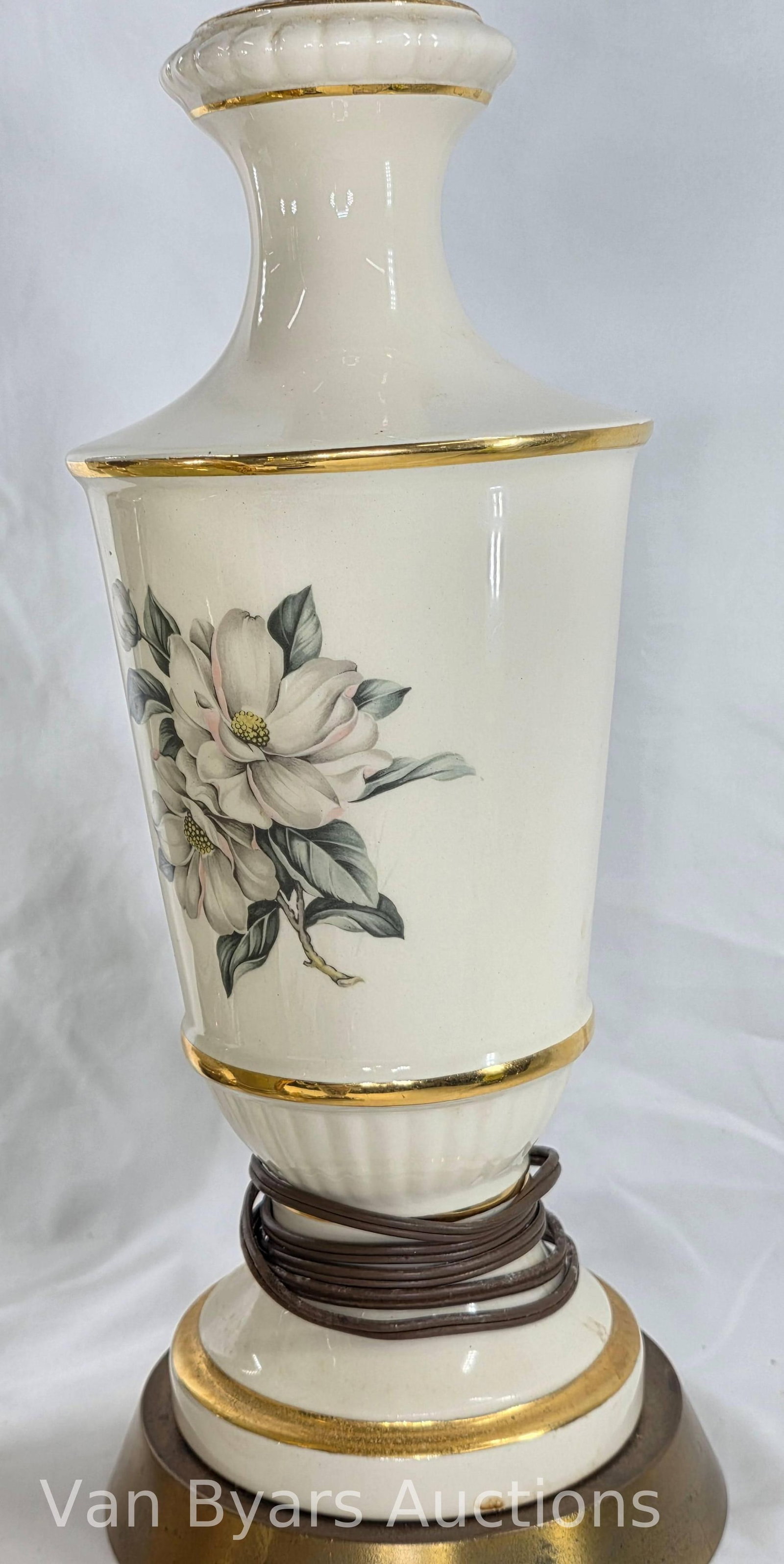 Four Lamps incl. George and Martha Washington Scene, INV. 2134 - 4