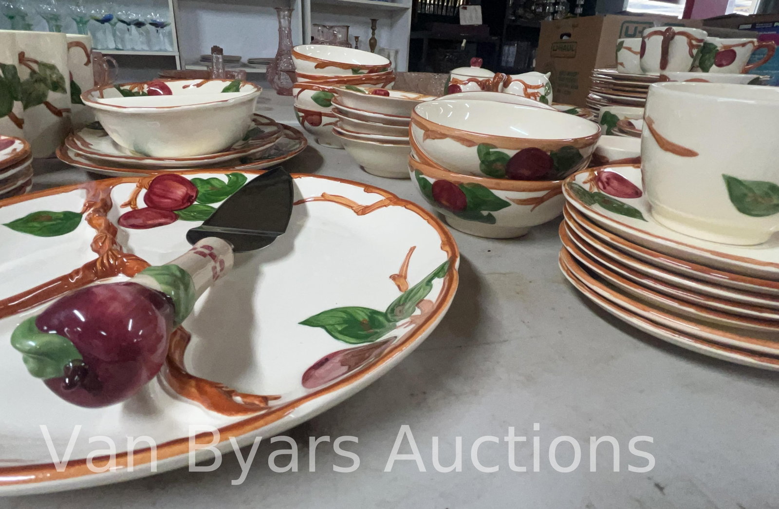 Franciscan Apple pattern dinner service, large group, INV. 2127 - 3