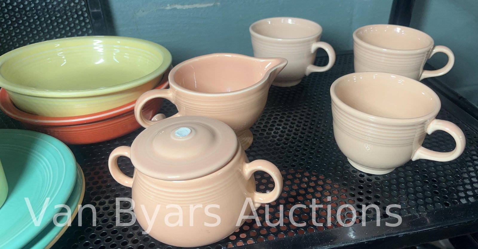 Homer Laughlin China HLC Fiesta Ware Set incl. Tom and Jerry Mugs, INV. 2071 - 4