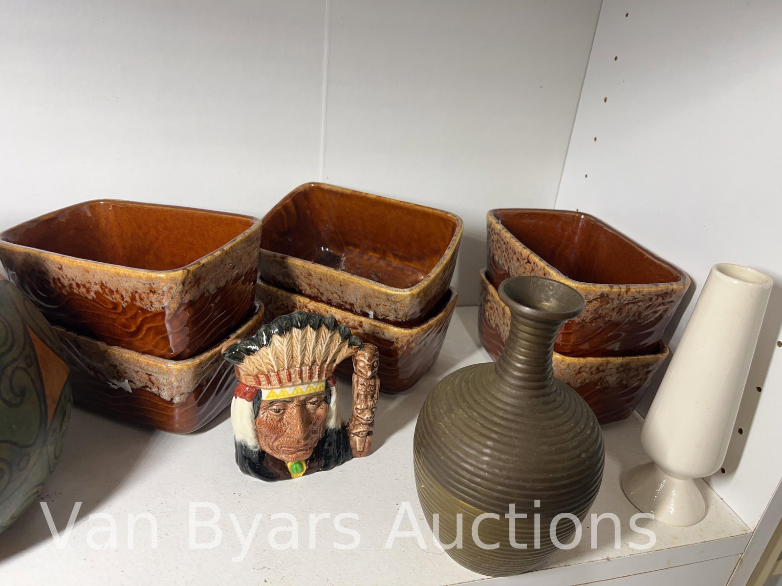 Assorted Glazed and Earthenware incl. Royal Doulton, INV. 2052 - 3