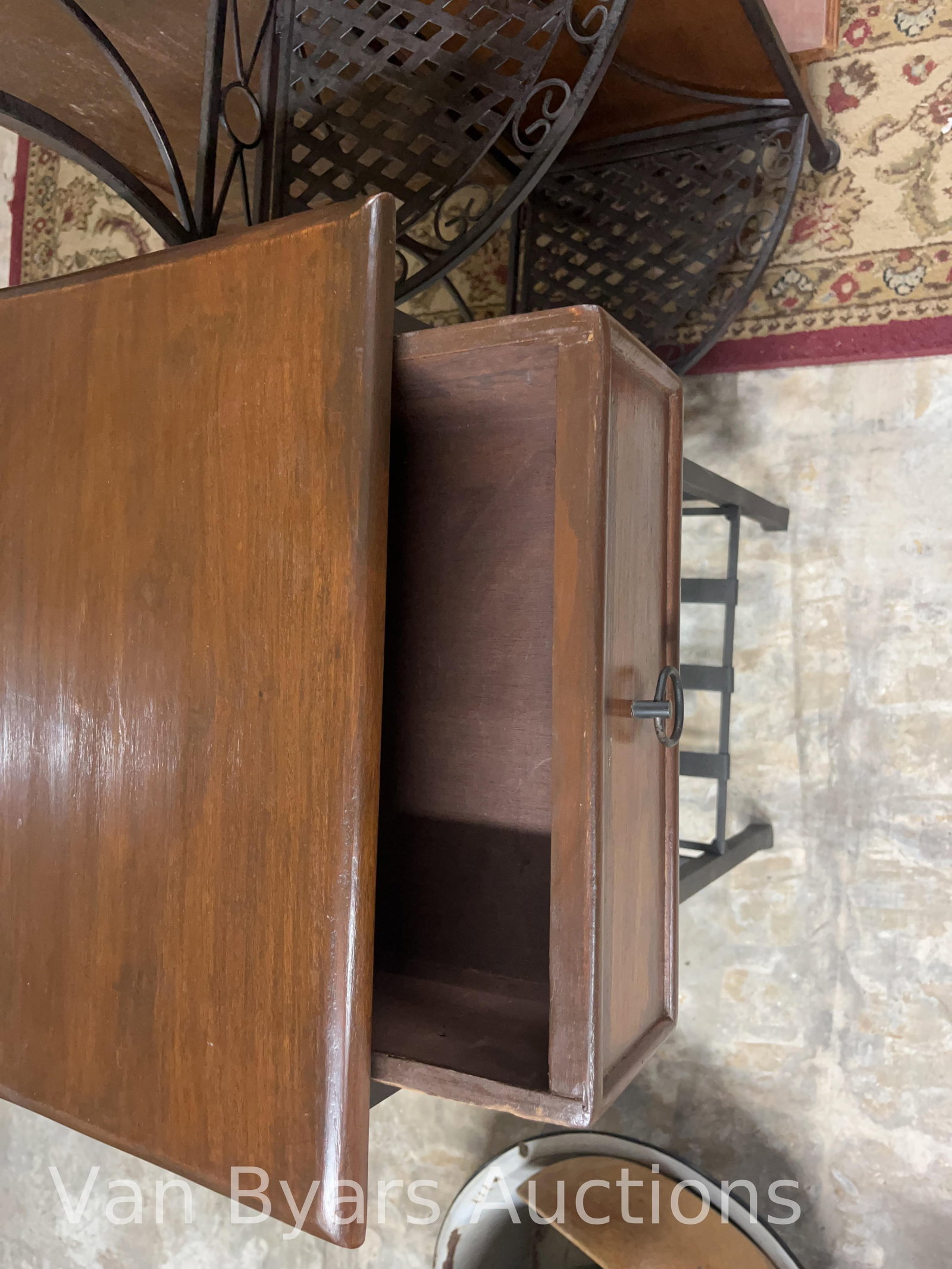 Two Furniture Items, INV. 4025 - 3
